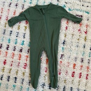 Kyte Baby zippered footie in Hunter Green